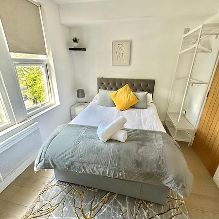 Cosy En-Suite Room In Stratford ลอนดอน ภายนอก รูปภาพ